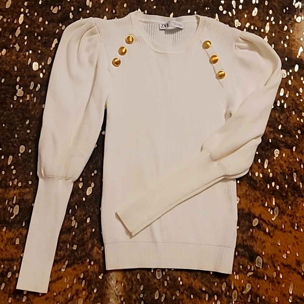 Zara sweater size medium but fits like small